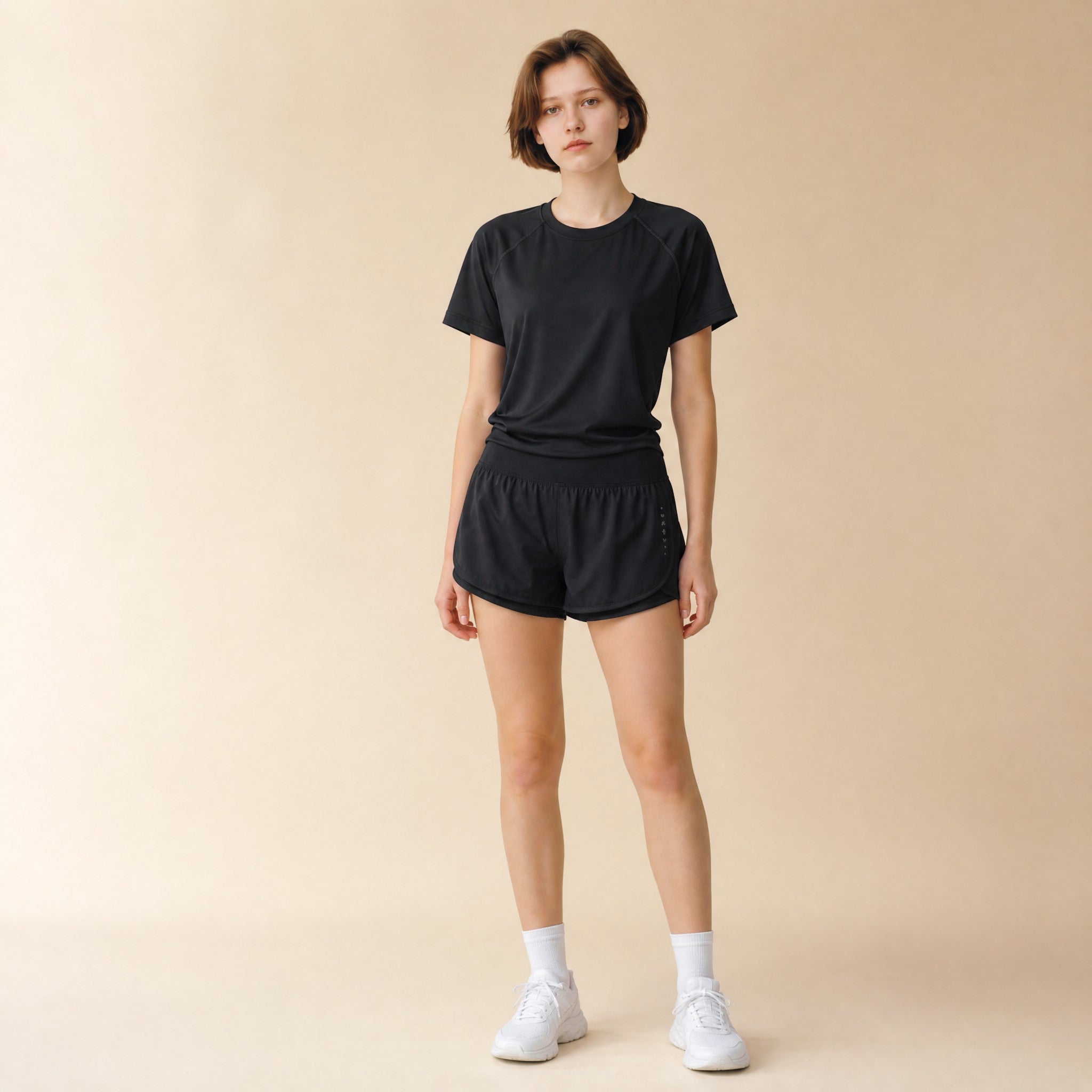 Women's activewear set - running shorts with slash pockets