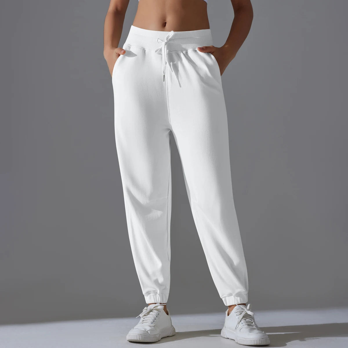 Baggy sweatpants - side pocket detail