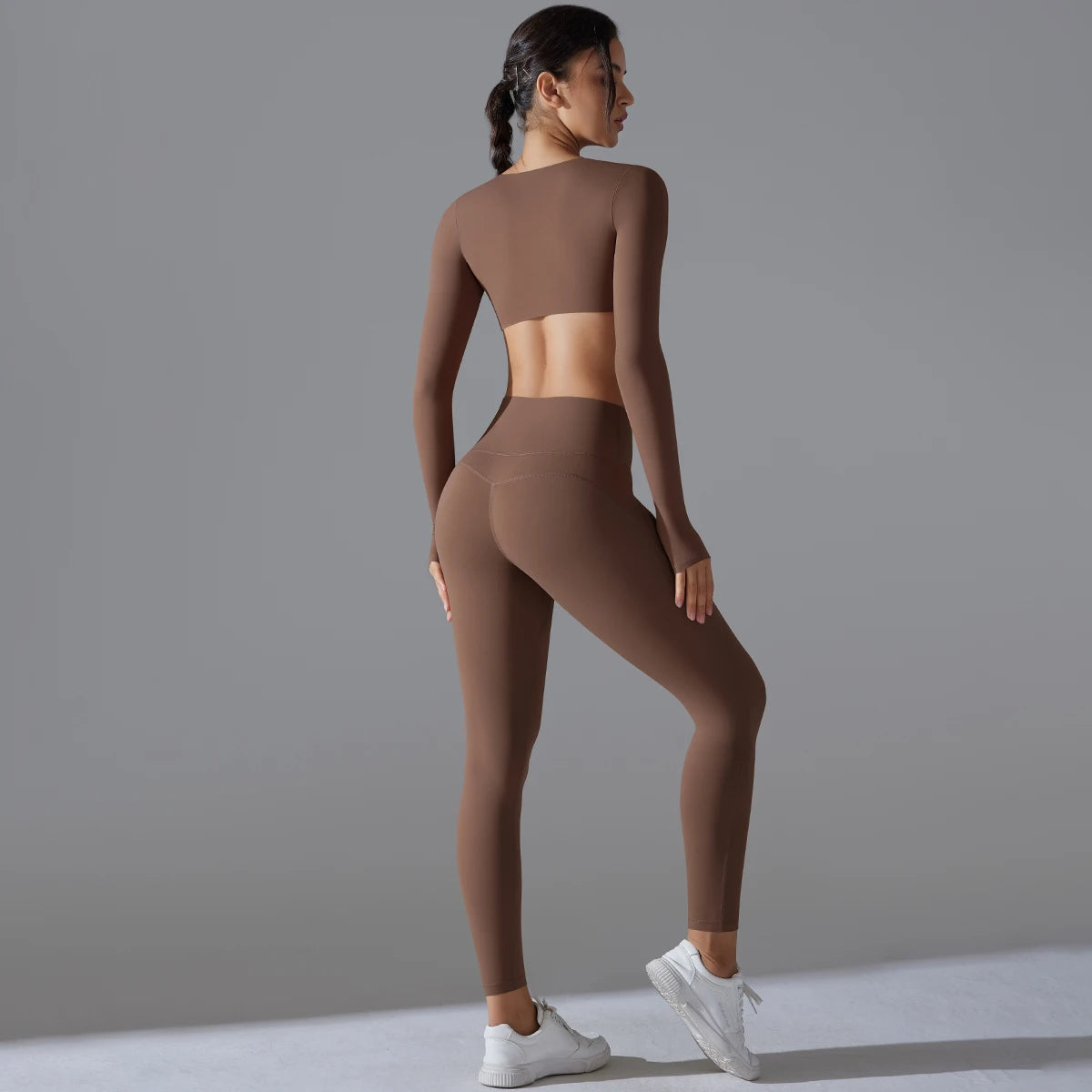Seamless 2-piece gym set – tummy control leggings detail